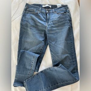 👖Levin Denim Mid-Rise Women Jean